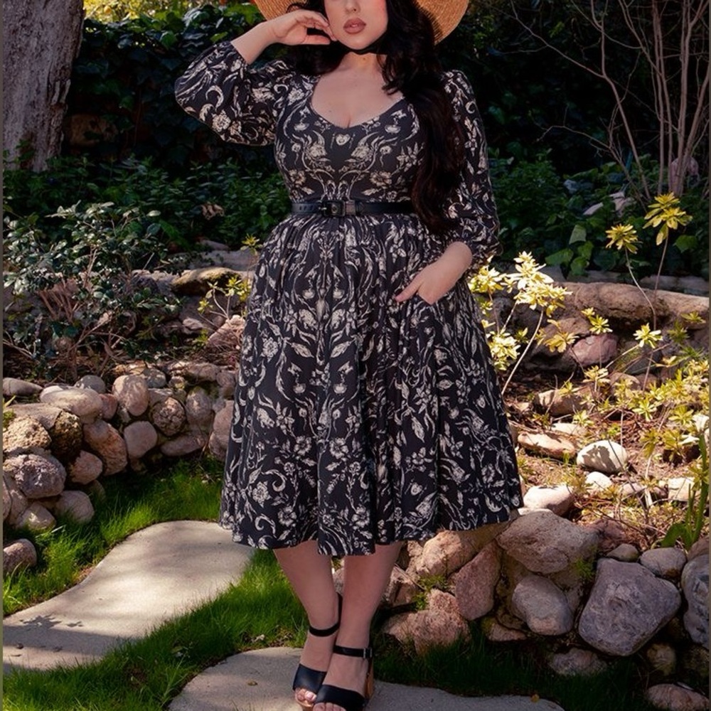 La Femme en Noir Dark Forest Dress in cottage witch toile sz 2XL